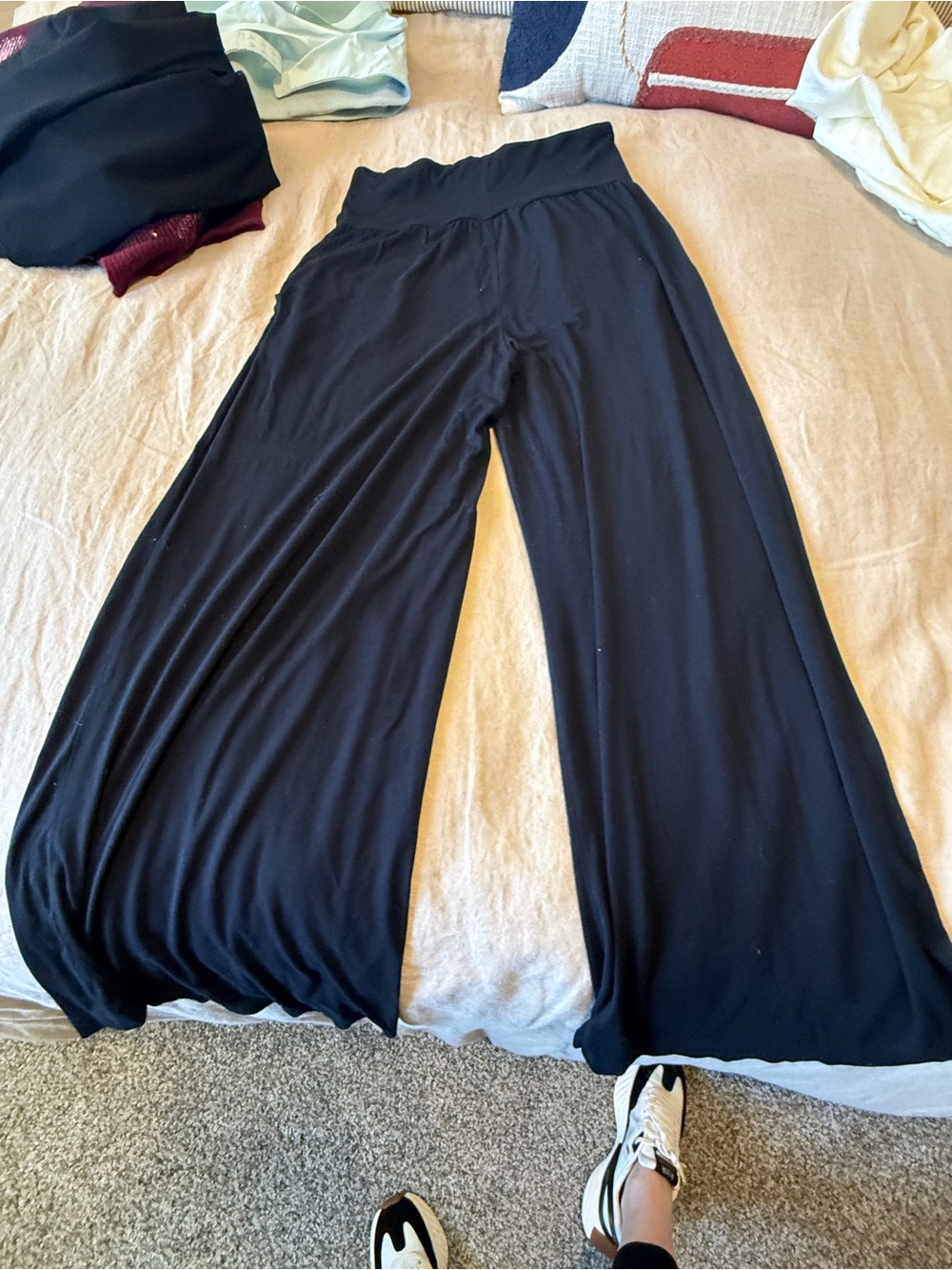 Kindred Bravely Black Wide Leg Lounge Pants